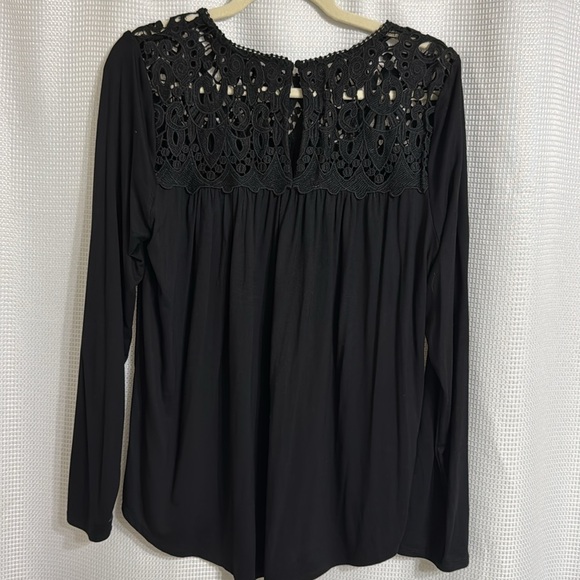 NWT Women’s Philosophy  Black long sleeve top. Size L - Picture 2 of 5
